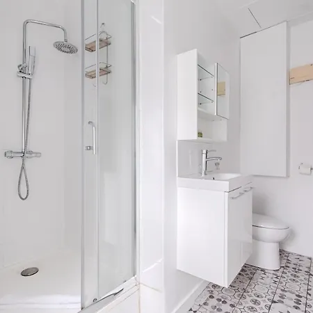 Near To Saint Lazare - 6p Apartment