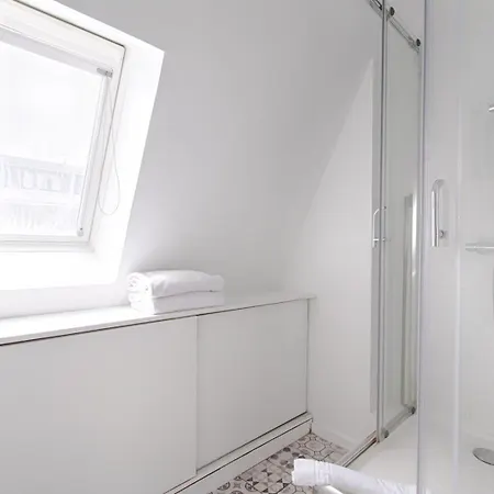 Near To Saint Lazare - 6p Appartement Parijs